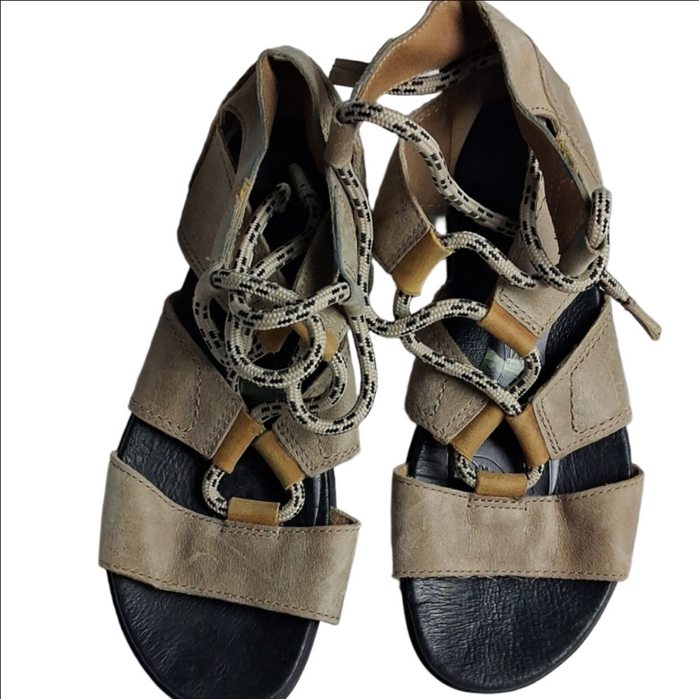 Sorel 8.5 Sandals